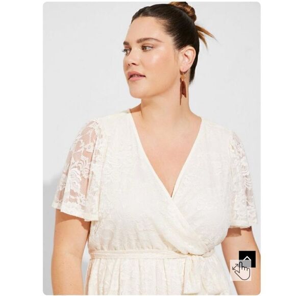 NWT Mini Lace Wrap Dress size 2 - Picture 4 of 16